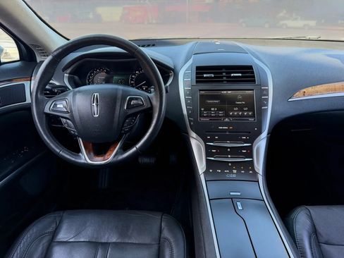 Used 2014 Lincoln MKZ FWD image 15