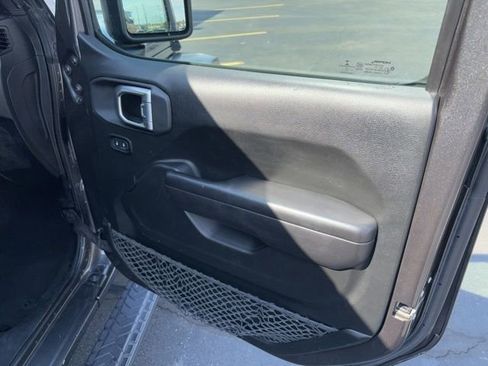 Used 2021 Jeep Gladiator Sport AWD/4WD image 7
