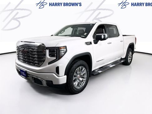 Used 2023 GMC Sierra 1500 Denali w/ Technology Package AWD/4WD image 1