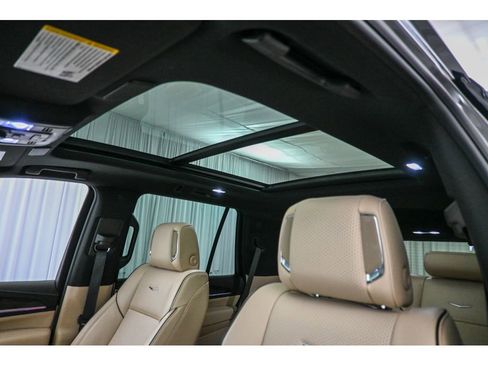 Used 2023 Cadillac Escalade Premium Luxury w/ Performance Package image 11
