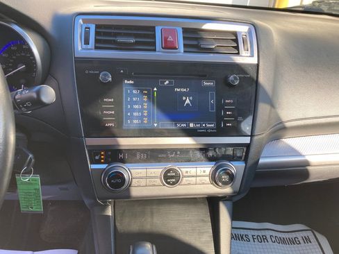 Used 2017 Subaru Outback 2.5i Premium image 22