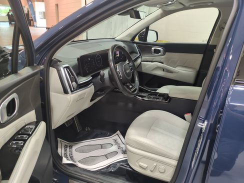 Certified 2024 Kia Sorento SX AWD/4WD image 16