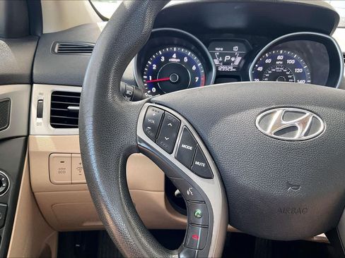 Used 2014 Hyundai Elantra SE w/ Option Group 02 FWD image 23