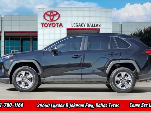 Used 2023 Toyota RAV4 XLE FWD image 6