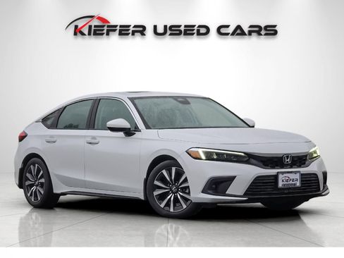 Used 2024 Honda Civic EX-L image 2