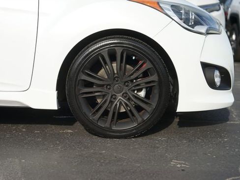 Used 2016 Hyundai Veloster Turbo FWD image 4