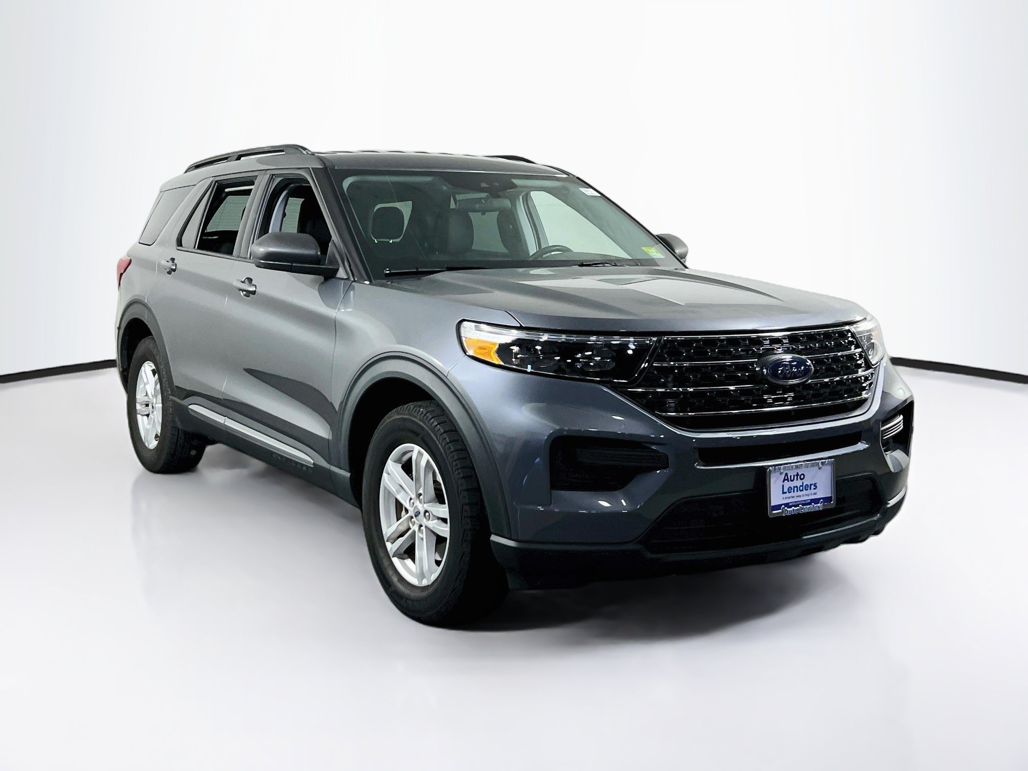Used 2021 Ford Explorer XLT AWD/4WD image 3