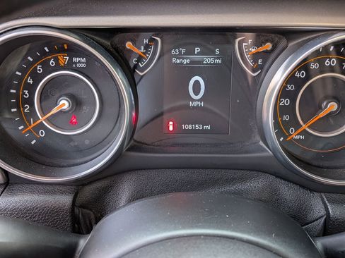 Used 2018 Jeep Wrangler Unlimited Sport image 24