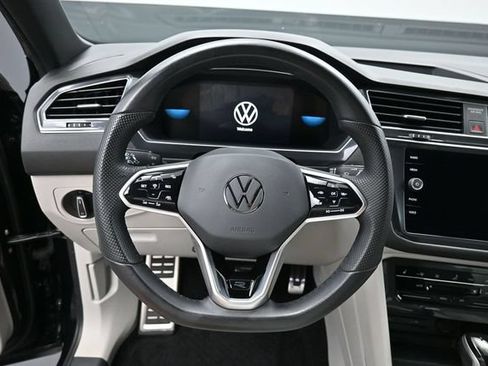 Used 2023 Volkswagen Tiguan SE R-Line FWD image 16