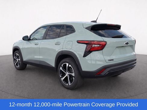 Used 2024 Chevrolet Trax RS FWD image 3