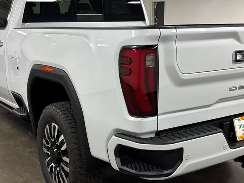 New 2026 GMC Sierra 2500 Denali Ultimate AWD/4WD image 16