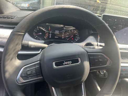 Used 2023 Jeep Compass Latitude AWD/4WD image 9
