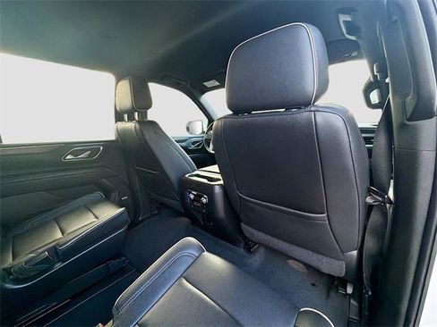 Used 2022 GMC Yukon SLT w/ SLT Luxury Package image 31