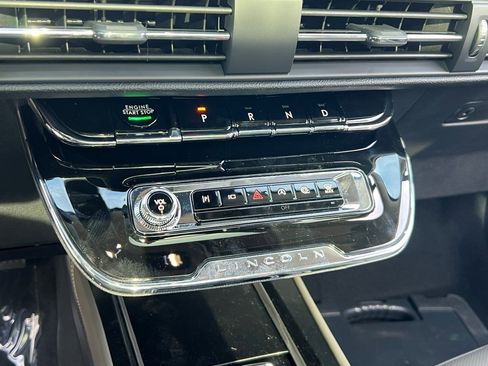 New 2026 Lincoln Corsair Premiere image 18