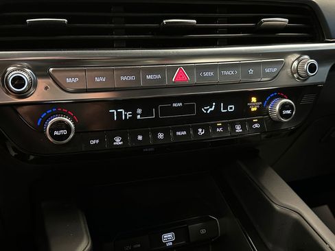 Used 2022 Kia Telluride LX AWD/4WD image 15