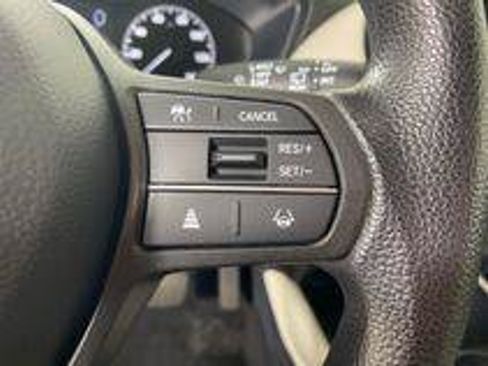 Used 2023 Honda HR-V LX image 8