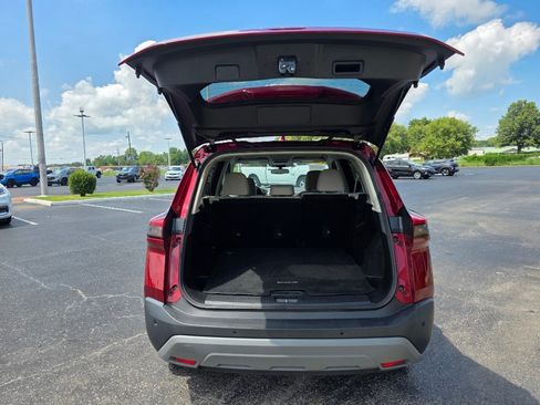 Used 2023 Nissan Rogue SV FWD image 11