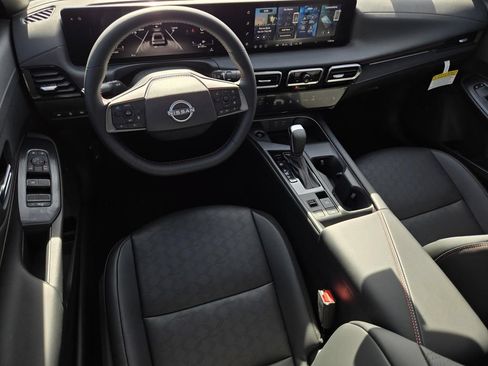 New 2026 Nissan Sentra SR w/ SR Premium Package FWD image 16
