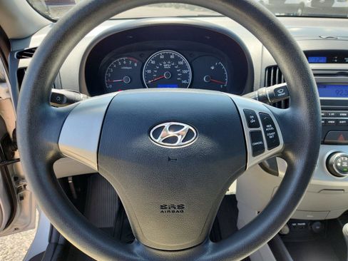 Used 2010 Hyundai Elantra GLS FWD image 18