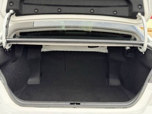 Used 2025 Toyota Camry LE image 33