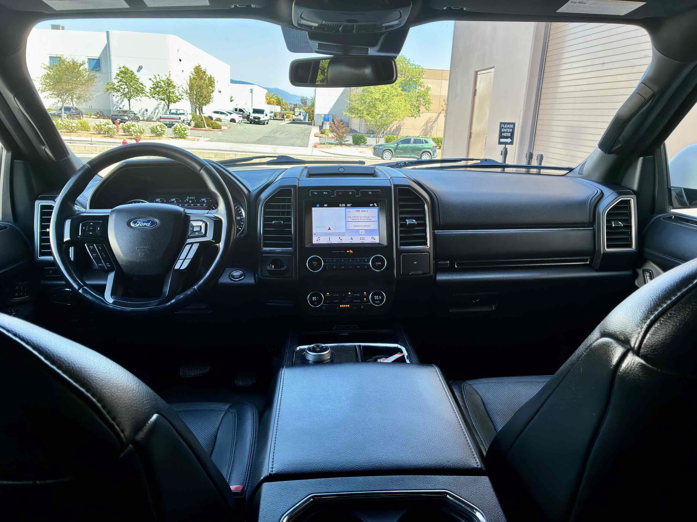 Used 2019 Ford Expedition Limited w/ Equipment Group 301A AWD/4WD image 15