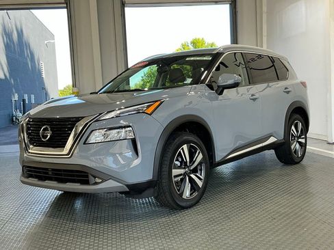 Used 2021 Nissan Rogue SL AWD/4WD image 2