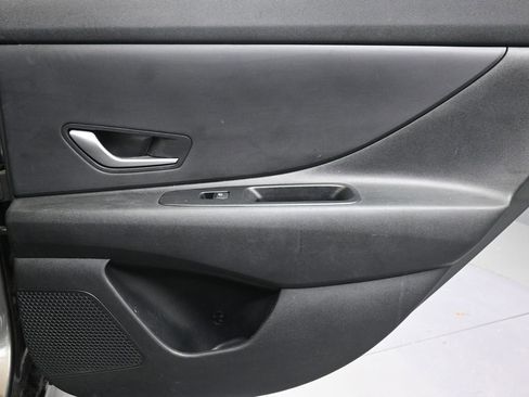 Certified 2025 Hyundai Elantra SE image 14