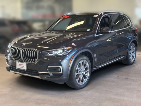 Used 2023 BMW X5 xDrive40i w/ Premium Package AWD/4WD image 3