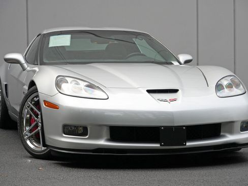 Used 2009 Chevrolet Corvette Z06 RWD image 4