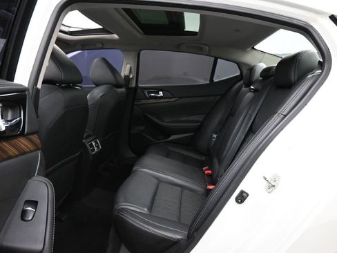 Used 2017 Nissan Maxima Platinum FWD image 18