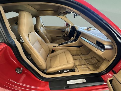 Used 2015 Porsche 911 Carrera GTS RWD image 31