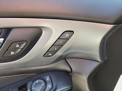 Used 2021 Chevrolet Traverse Premier w/ Redline Edition FWD image 20