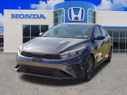 Used 2023 Kia Forte LXS w/ LXS Technology Package image 5