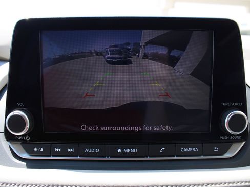 Used 2025 Nissan Rogue SV AWD/4WD image 18