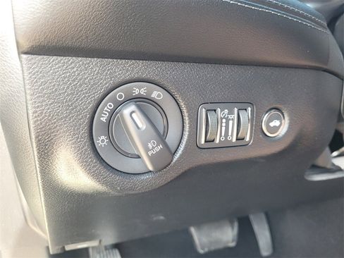 Used 2021 Dodge Challenger R/T w/ Plus Package image 22