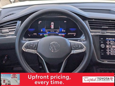 Used 2022 Volkswagen Tiguan SE image 16