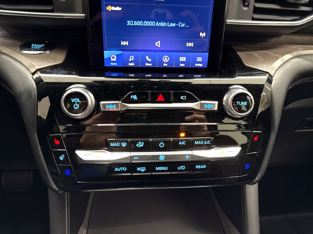 Used 2023 Ford Explorer Platinum AWD/4WD image 25