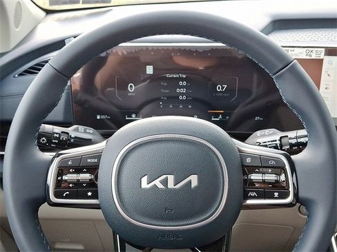 New 2026 Kia Carnival SX image 13