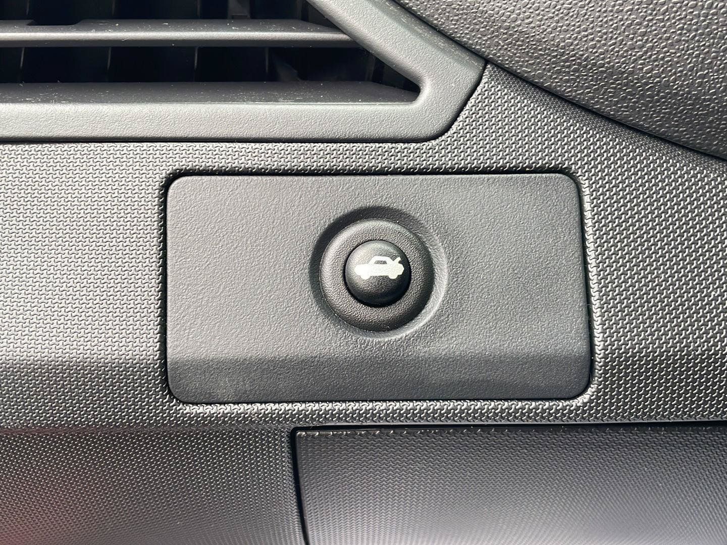 Used 2010 Chrysler Sebring Limited FWD image 13
