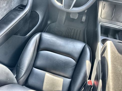 Used 2024 Tesla Model Y 2WD image 20