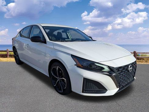 Used 2024 Nissan Altima 2.5 SR image 10