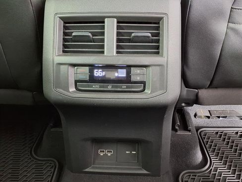 Used 2021 Volkswagen Atlas SE w/ Panoramic Sunroof Package image 12