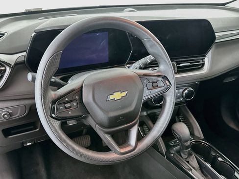 Used 2025 Chevrolet TrailBlazer LT FWD image 17