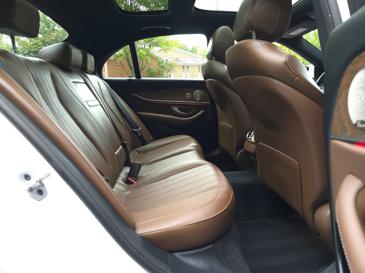 Used 2023 Mercedes-Benz E 350 4MATIC Sedan image 18