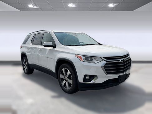 Used 2019 Chevrolet Traverse LT w/ LT Premium Package AWD/4WD image 5