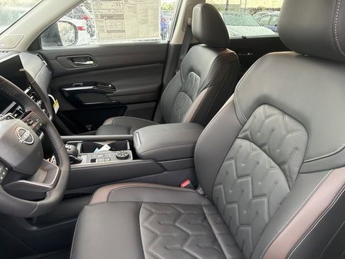 New 2026 Nissan Pathfinder Platinum AWD/4WD image 5