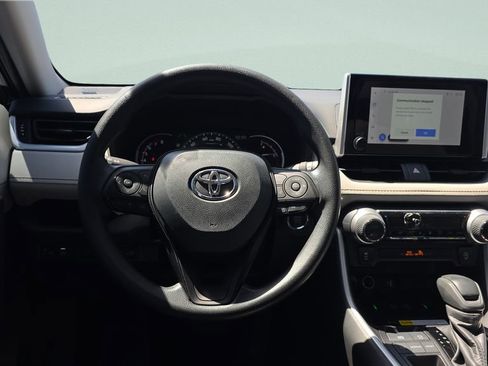 Used 2025 Toyota RAV4 XLE w/ Convenience Package FWD image 12