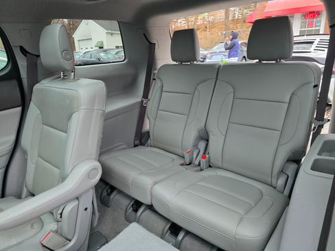 Used 2017 GMC Acadia SLT image 12