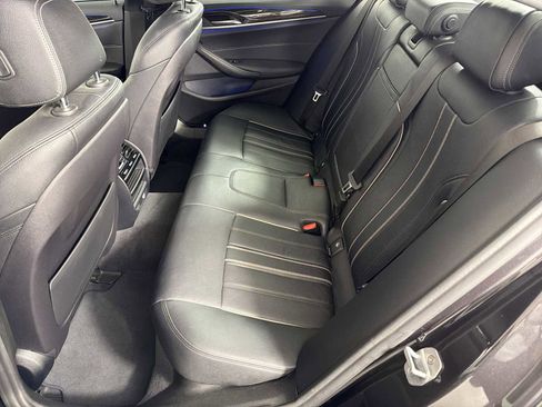 Used 2019 BMW 530i w/ Convenience Package image 19