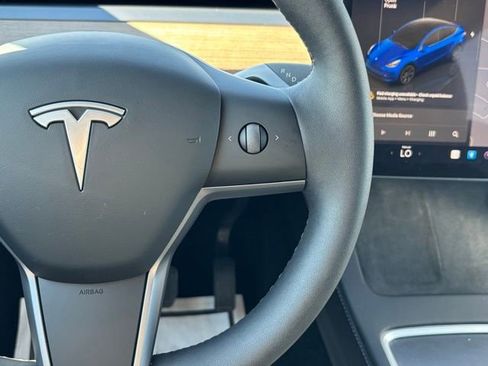 Used 2024 Tesla Model Y Long Range image 30